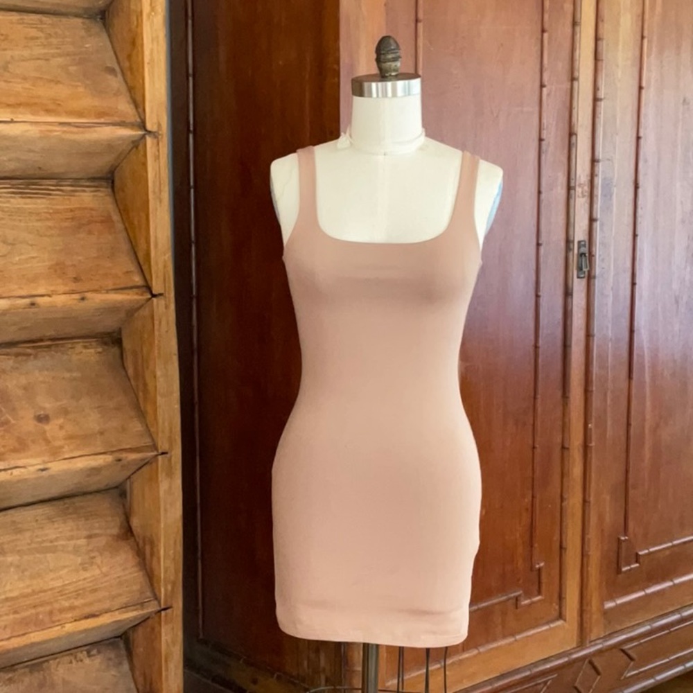 Babaton Dress Body Con Nude M